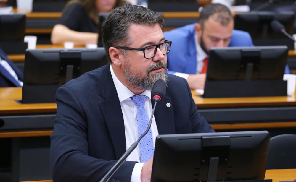 Marcos Pollon vota favorável ao endurecimento de penas para crimes hediondos e milícias no Brasil