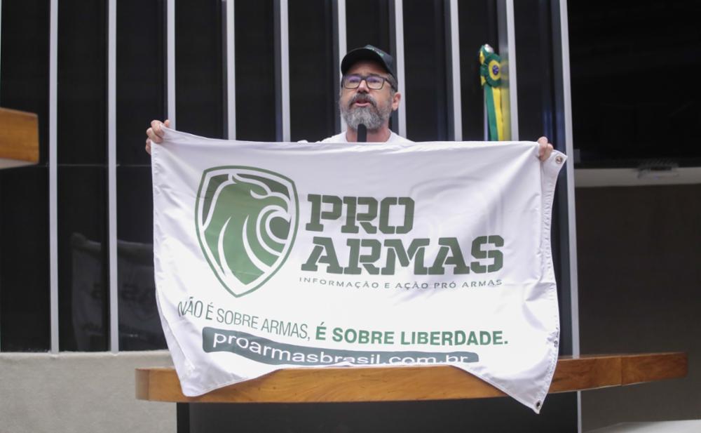 Por ausência de informações, Pollon cobra Lewandowski esclarecimentos sobre transição de CACs para PF